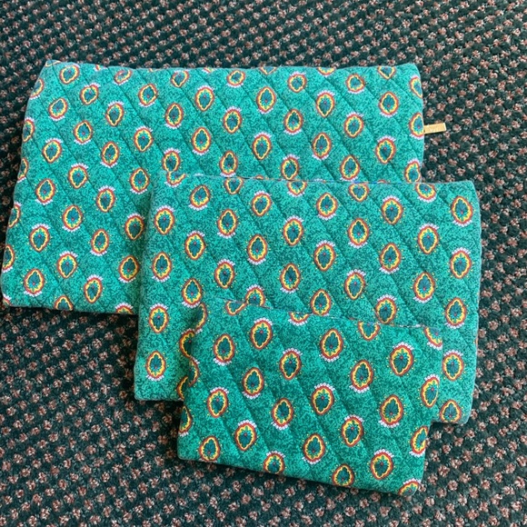 Americana by Sharif toiletry bags. - Picture 4 of 8